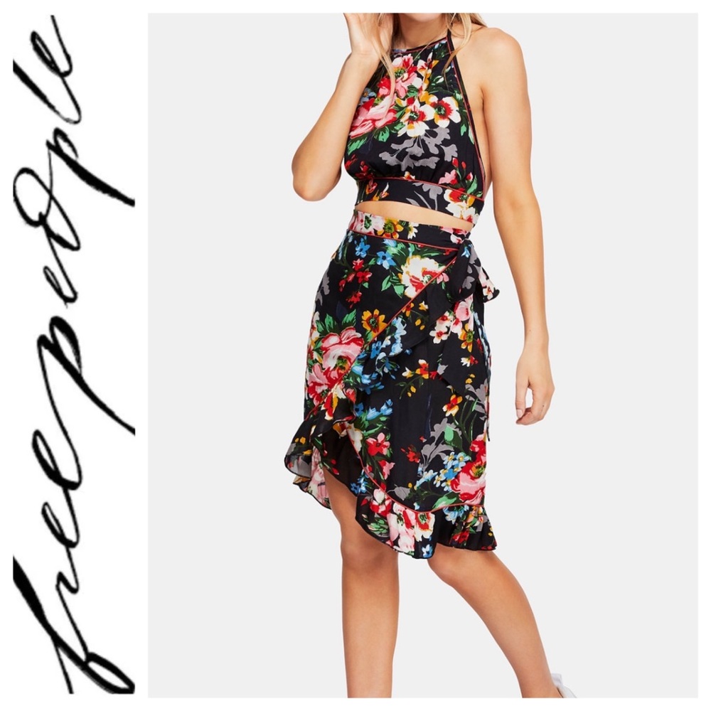 SALE Free people Navy Charlotte Floral Wrap s…